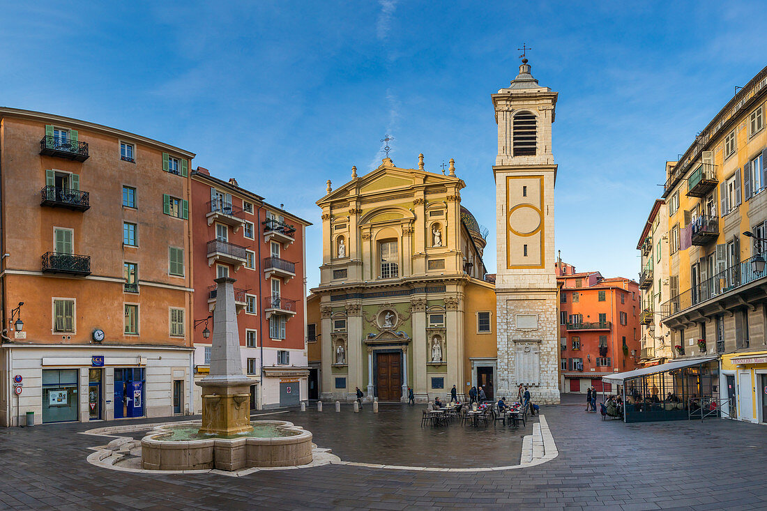 Kathedrale Sainte-Reparate am Rossetti-Platz in der Altstadt (Vieux-Nizza), Nizza, Alpes Maritimes, Provence-Côte d'Azur, französische Riviera, Frankreich, Europa