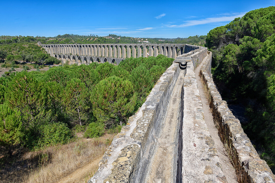 Pegoes Aquädukt, Schloss und Kloster des Ordens Christi, Tomar, Bezirk Santarem, Portugal, Europa