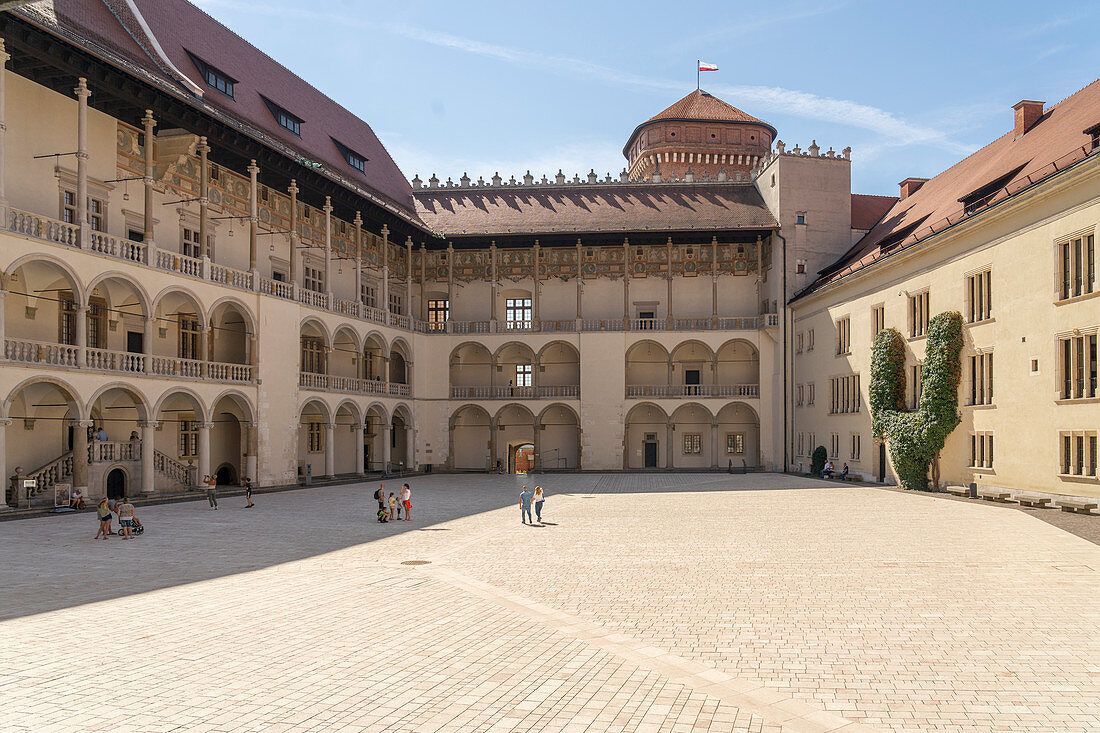 Renaissancehof aus dem 16. Jahrhundert, Schloss Wawel, UNESCO-Weltkulturerbe, Krakau, Polen, Europa