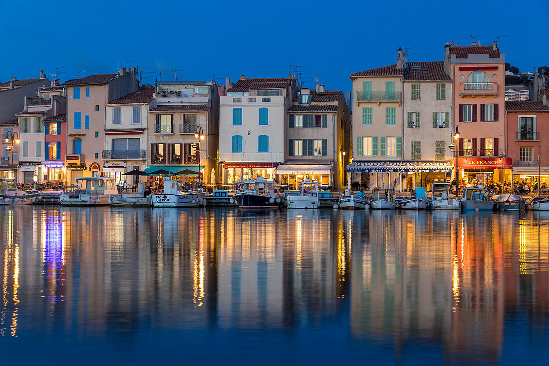 View from the port to the old town at dusk, Cassis, Bouches du Rhone, Provence, France, Mediterranean, Europe