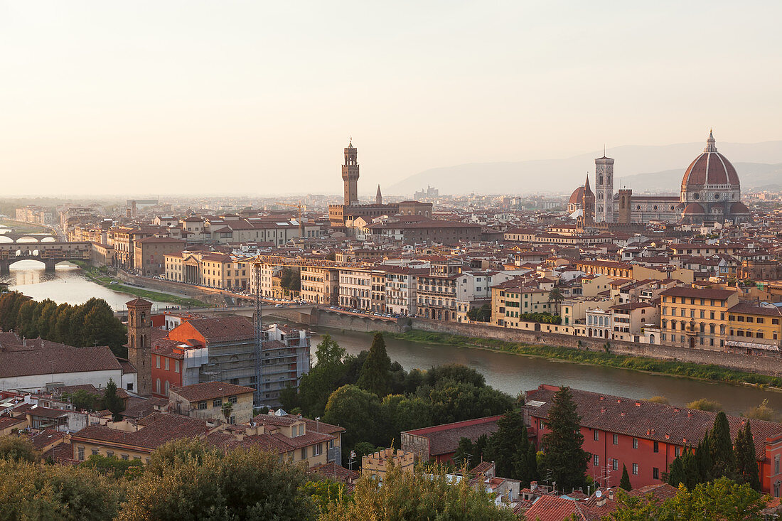 Blick auf die Stadt von der Piazza Michelangelo, Florenz, Toskana, Italien.