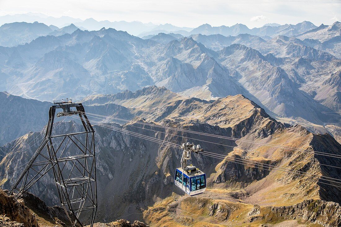 Kabelwagen Des Pic Du Midi De Bigorre Bei Einer Höhe Von 2876 Metern, Bagneres De Bigorre, Hautes Pyrenees, Midi Pyrenees, Occitanie, Frankreich