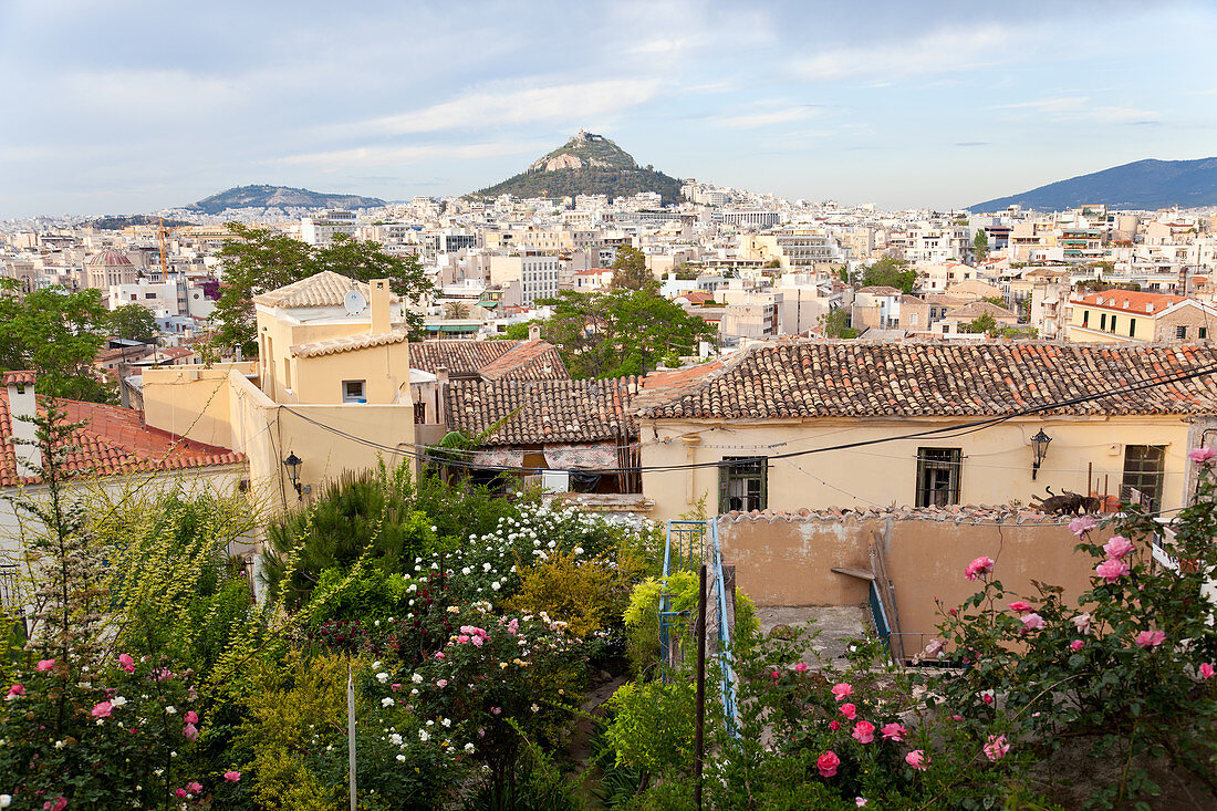 Blick auf Lykavittos Hill, Athen, Griechenland