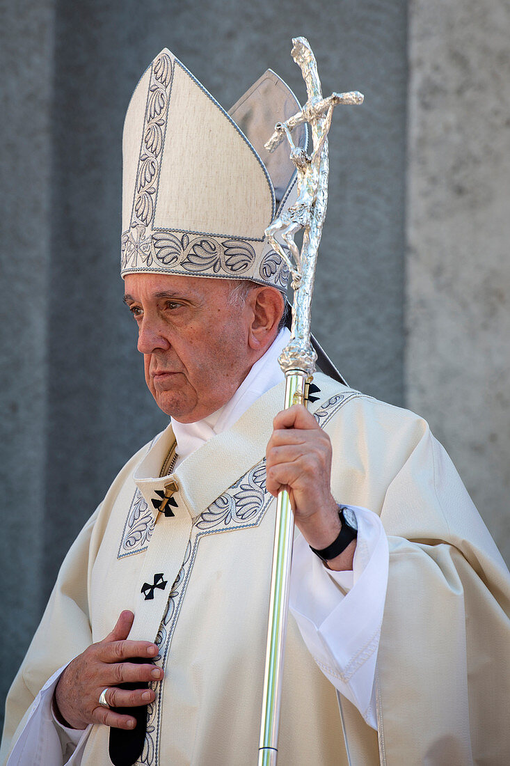 Papst Franziskus feiert eine Messe zum Fronleichnamsfest (Corpus Domini) in der Pfarrei Santa Maria, Rom, Latium, Italien, Europa
