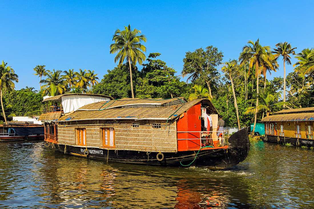 Kerala houseboat, an old rice, spice or goods barge converted for popular backwater cruises, Alappuzha (Alleppey), Kerala, India, Asia