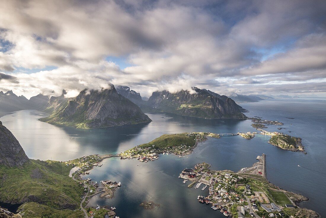 Der Blick von Reinebringen, Lofoten, Norwegen, Europa