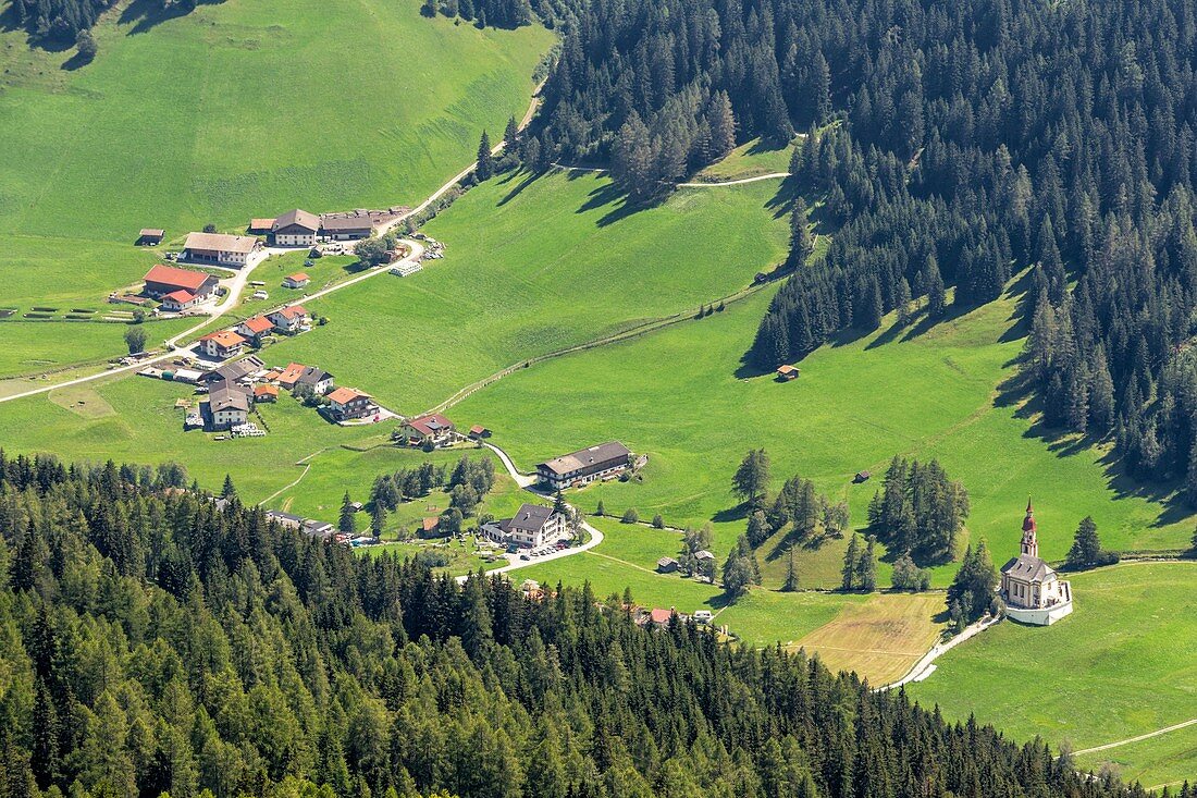 Das charmante Dorf Obernberg am Brenner, Obernbergtal, Innsbrucker Land, Tirol, Österreich, Europa