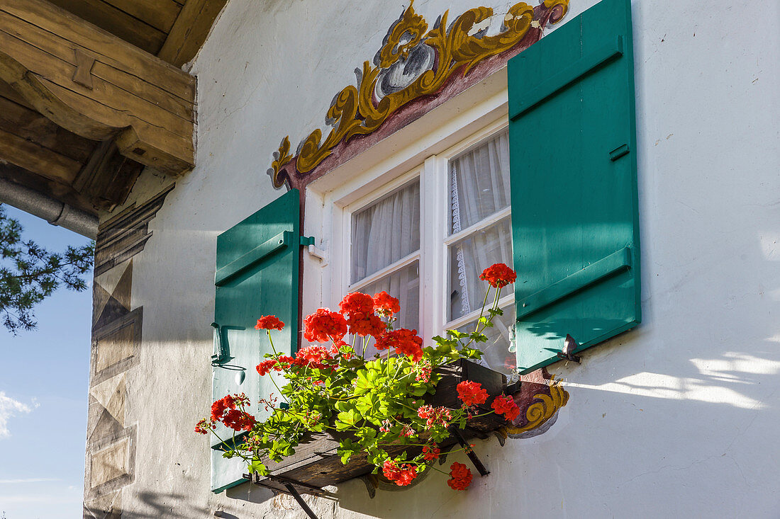 Historic house with Lüftlmalerei in Unterammergau, Upper Bavaria, Allgäu, Bavaria, Germany