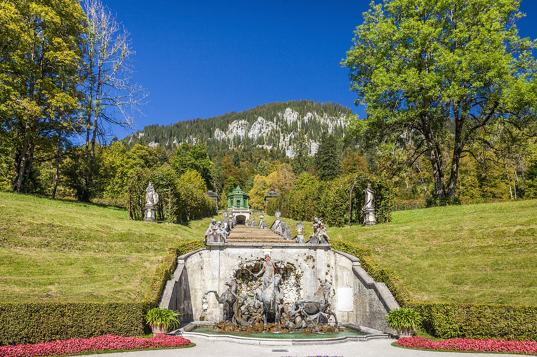 Neptunbrunnen von Schloss Linderhof, Ettal, Allgäu, Bayern, Deutschland