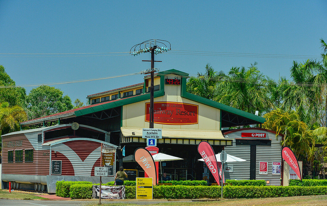 Pine Creek Railway Resort mit Coffee shop, Pine Creek, Northern Territory, Australien