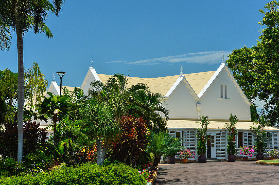 Das Government House mit tropischem Garten, Darwin, Northern Territory, Australien