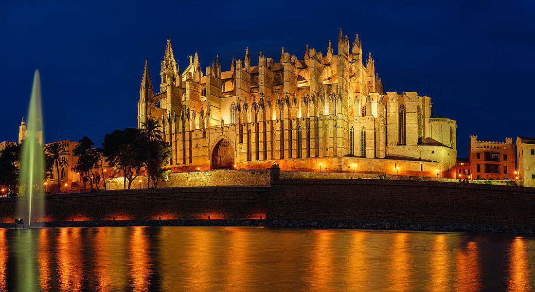 La Seu Cathedral at the blue hour, Palma de Mallorca, Balearic Islands, Spain