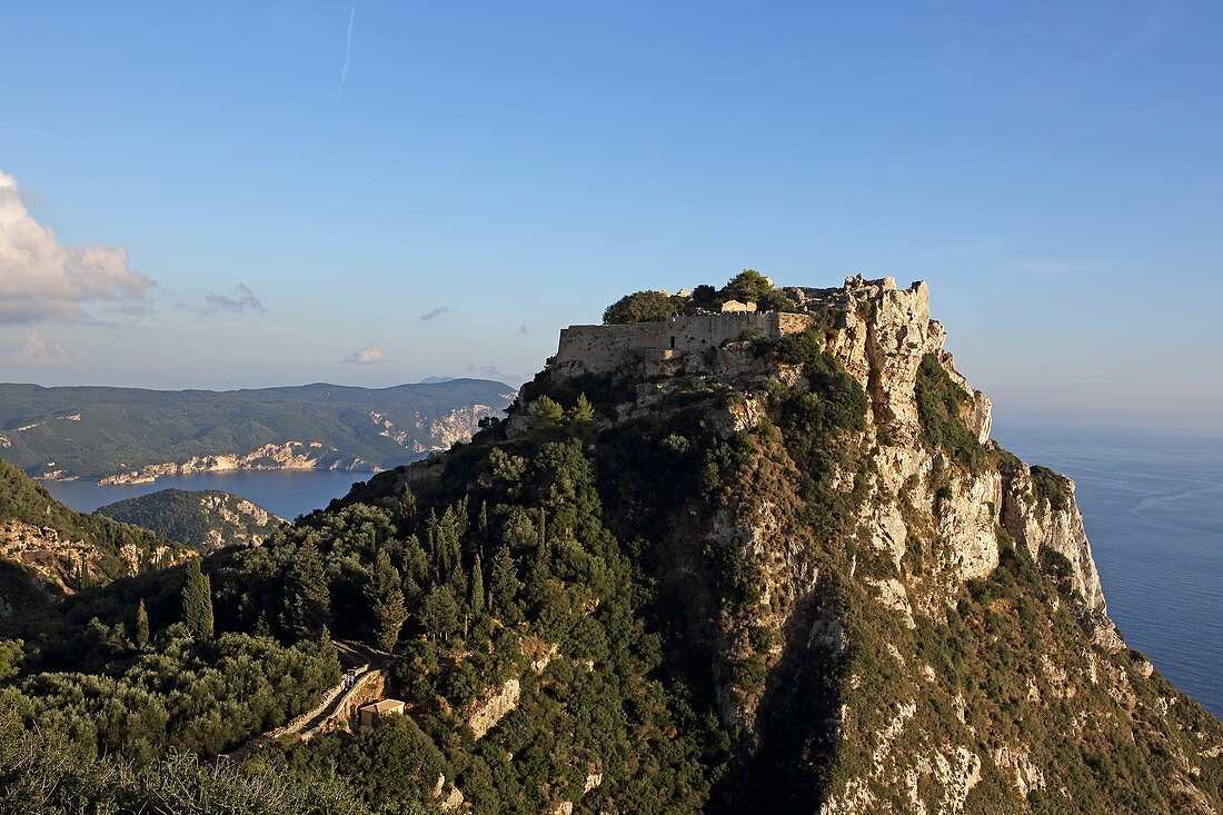 Angelokastro, vermutlich ab 1071 entstanden, war eine der wichtigsten Verteidigungsanlagen an der Westküste Korfus, Paleokastritsa, Korfu, Ionische Inseln, Griechenland