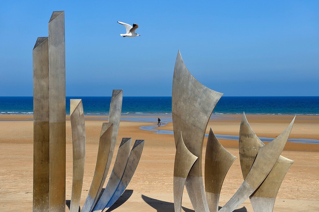 Frankreich, Calvados, Saint Laurent sur Mer, Omaha Beach, Die Braves-Gedenkarbeit des Bildhauers Anilore Banon Anilore Banon