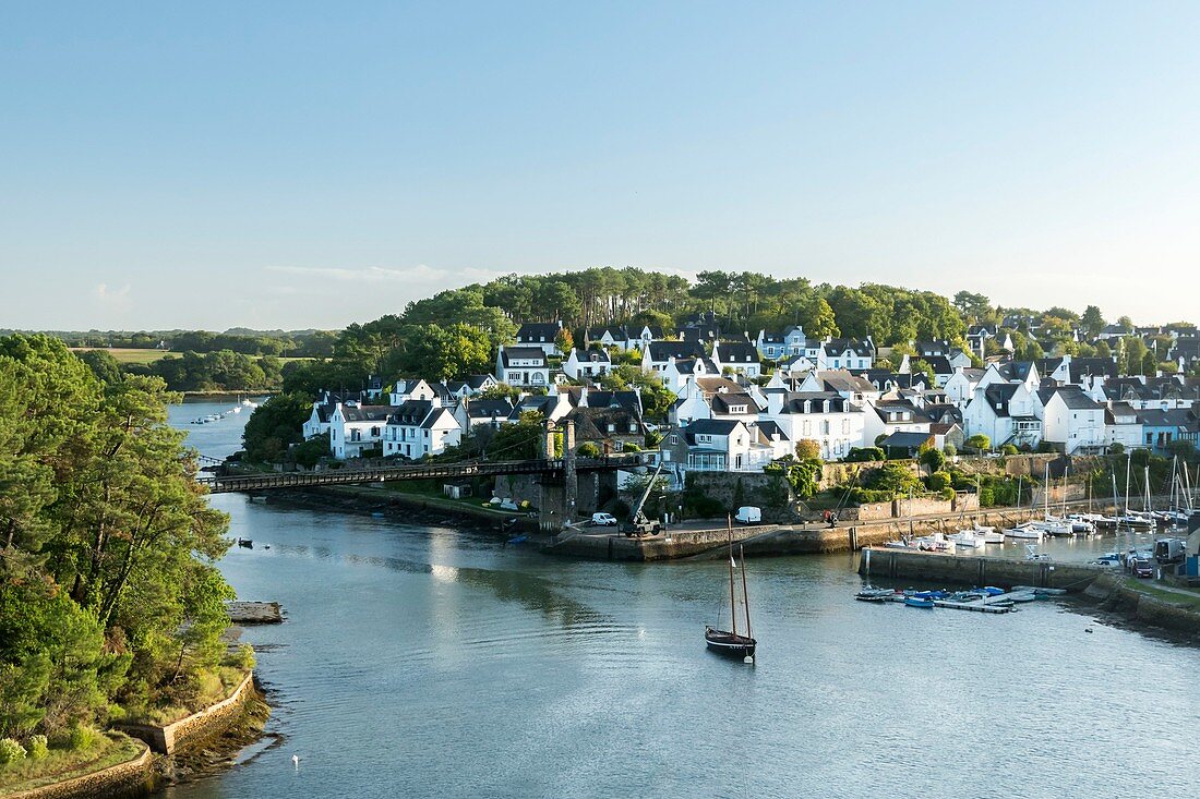 Frankreich, Morbihan, Bono, der Hafen von Bono und der Auray bei Sonnenaufgang