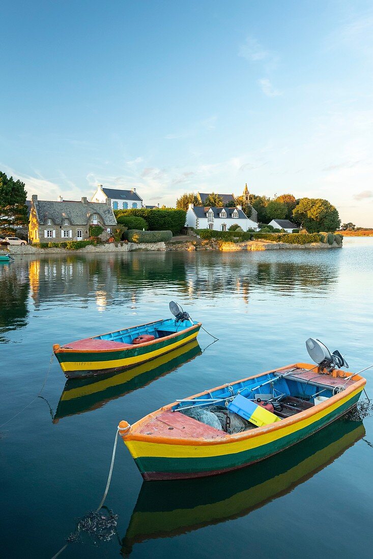 France, Morbihan, Belz, Saint-Cado island on Etel river at sunset