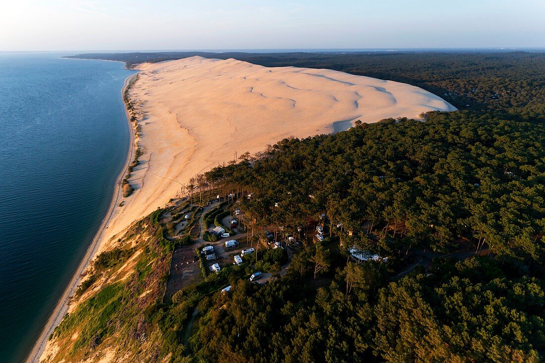 France, Gironde, Bassin d'Arcachon, La Teste-de-Buch, Pyla-sur-mer, Dune du Pilat (aerial view)