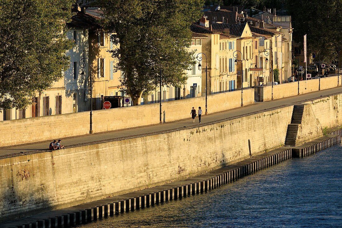 Frankreich, Bouches du Rhone, Arles, Dock de la Roquette, Die Rhone