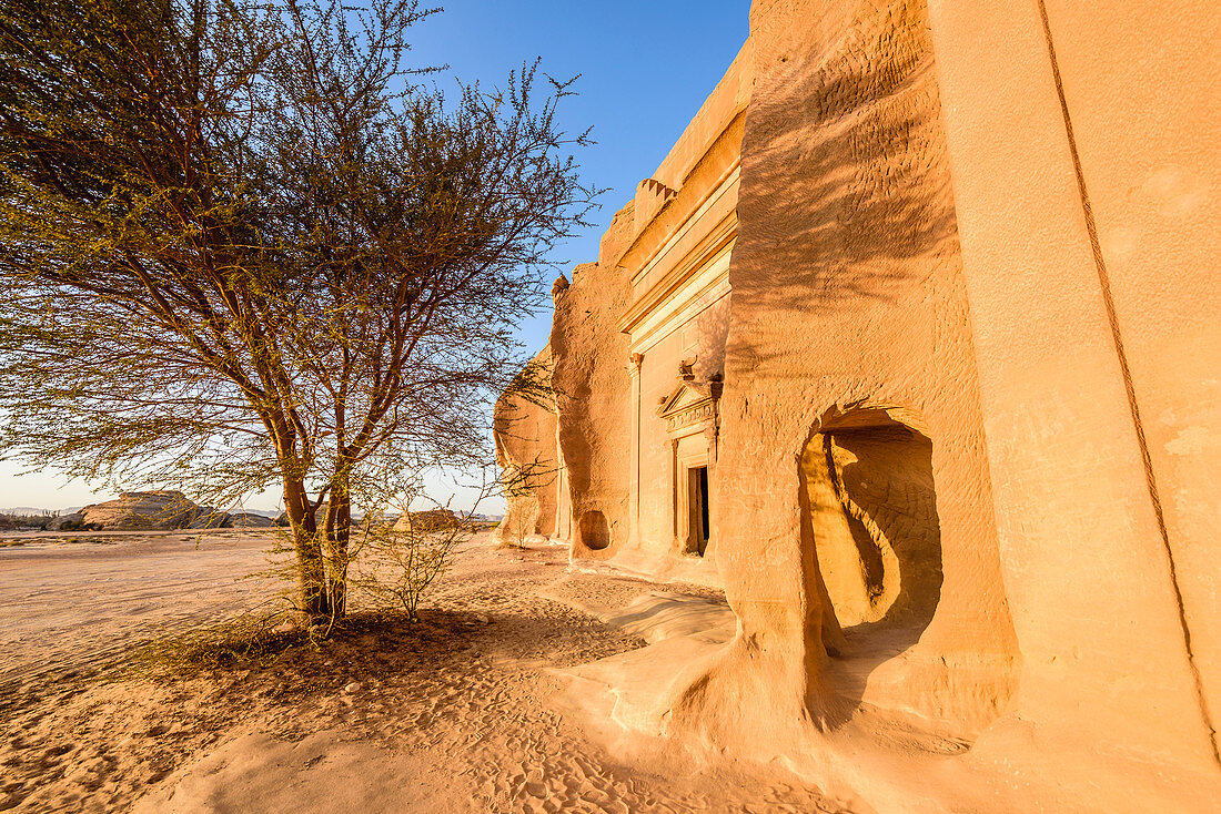 Hegra, auch bekannt als Mada'in Salih oder Al-Hijr, archäologische Stätte, geschnitzte Felsenhöhlengräber der Nabatäer