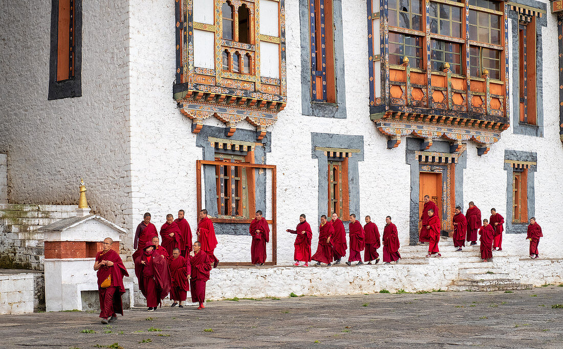 Buddhistische Mönche, Gebetszeit, Kloster Kurjey Lhakhang, Bumthang, Bhutan, Asien