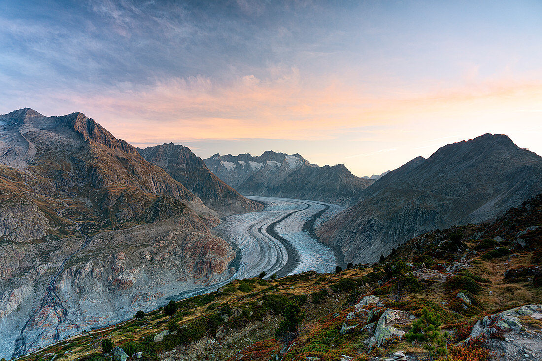 Aletschgletscher bei Sonnenaufgang vom Hohfluh-Standpunkt aus gesehen, Berner Alpen, Riederalp, Bezirk Raron, Kanton Wallis, Schweiz, Europa