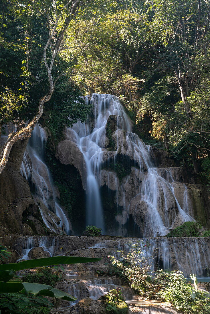 Unterer Bereich vom Hauptwasserfall an den Kuang Si Falls, Kuang Si, Provinz Luang Prabang, Laos, Asien