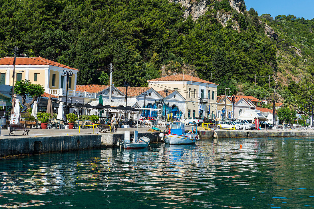 Der Hafen von Karlovasi, Samos, Griechische Inseln, Griechenland, Europa