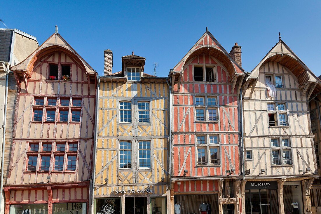 Frankreich, Aube, Troyes, Straße Emile Zola, Fachwerkhaus oder Haus mit Holzrahmen