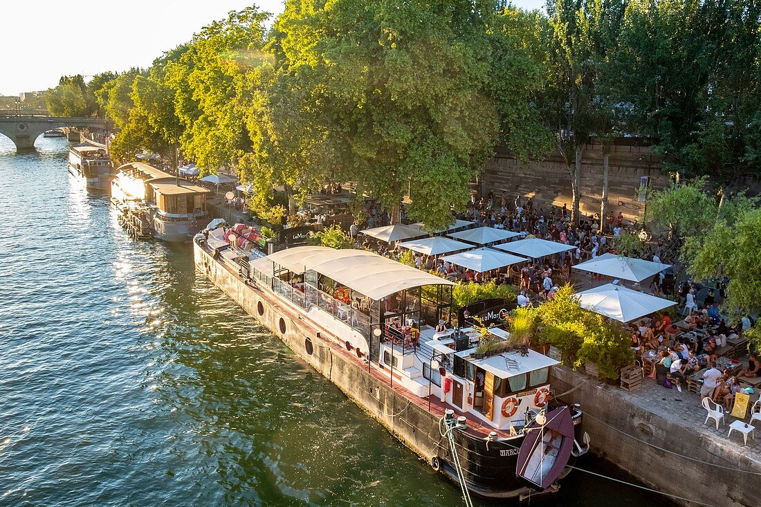 France, Paris, Park of the Rives de Seine, the houseboat cafe Marcounet