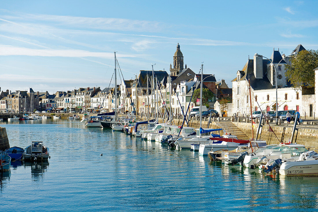 France, Loire Atlantique, Guerande peninsula, Le Croisic, the harbour, the docks and Notre Dame de Pitie church
