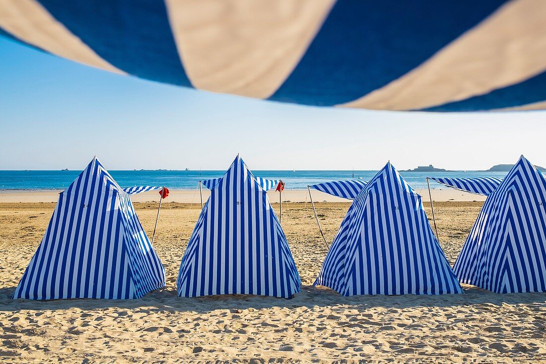 France, Ille-et-Vilaine, Dinard, Ecluse beach