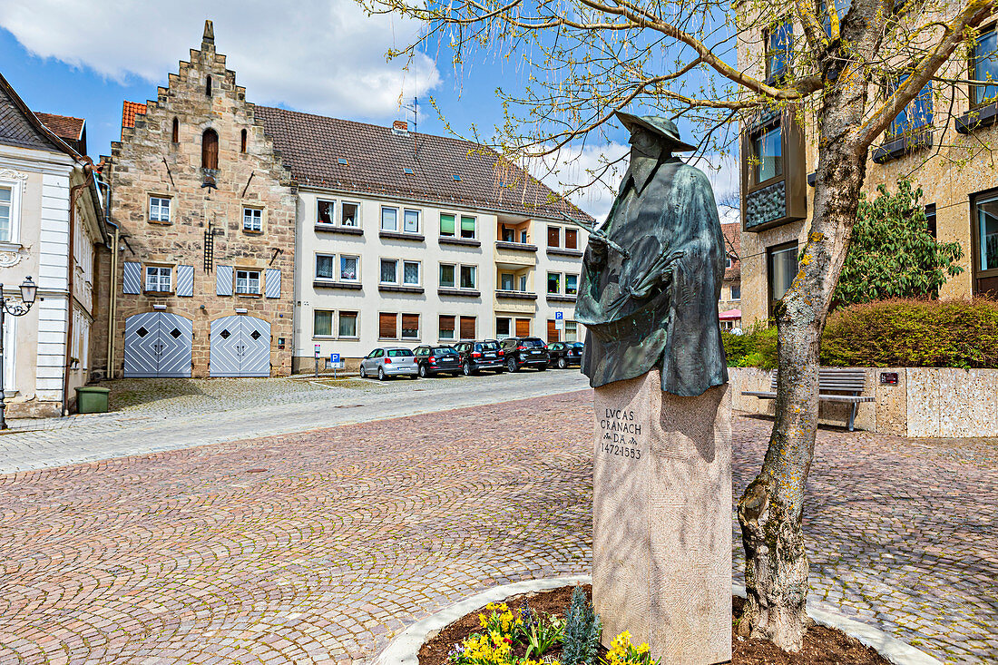 Lucas-Cranach Denkmal auf dem Marktplatz von Kronach, Bayern, Deutschland