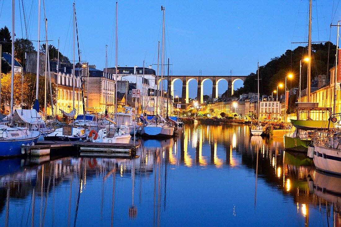 Frankreich, Finistère, Morlaix, der Hafen und der Viadukt