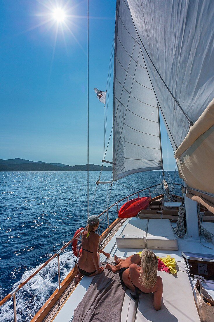Frankreich, Haute Corse, Golf von Saint Florent, das Holzboot vom Gulet-Typ von Jacques Croce, Aliso Day Cruise obligatorisch