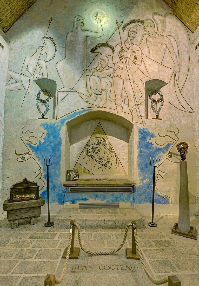 Frankreich, Essonne, Milly-la-Forêt, Saint-Blaise-Des-Simples-Kapelle, dekoriert von Jean Cocteau, der hier begraben liegt