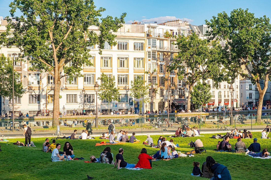 Frankreich, Paris, Canal Saint Martin, Garten von Villemin