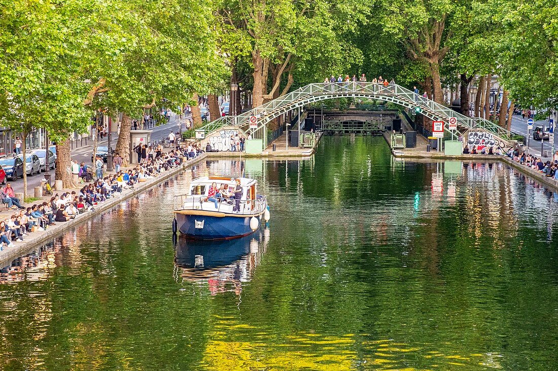 France, Paris, the Canal Saint Martin