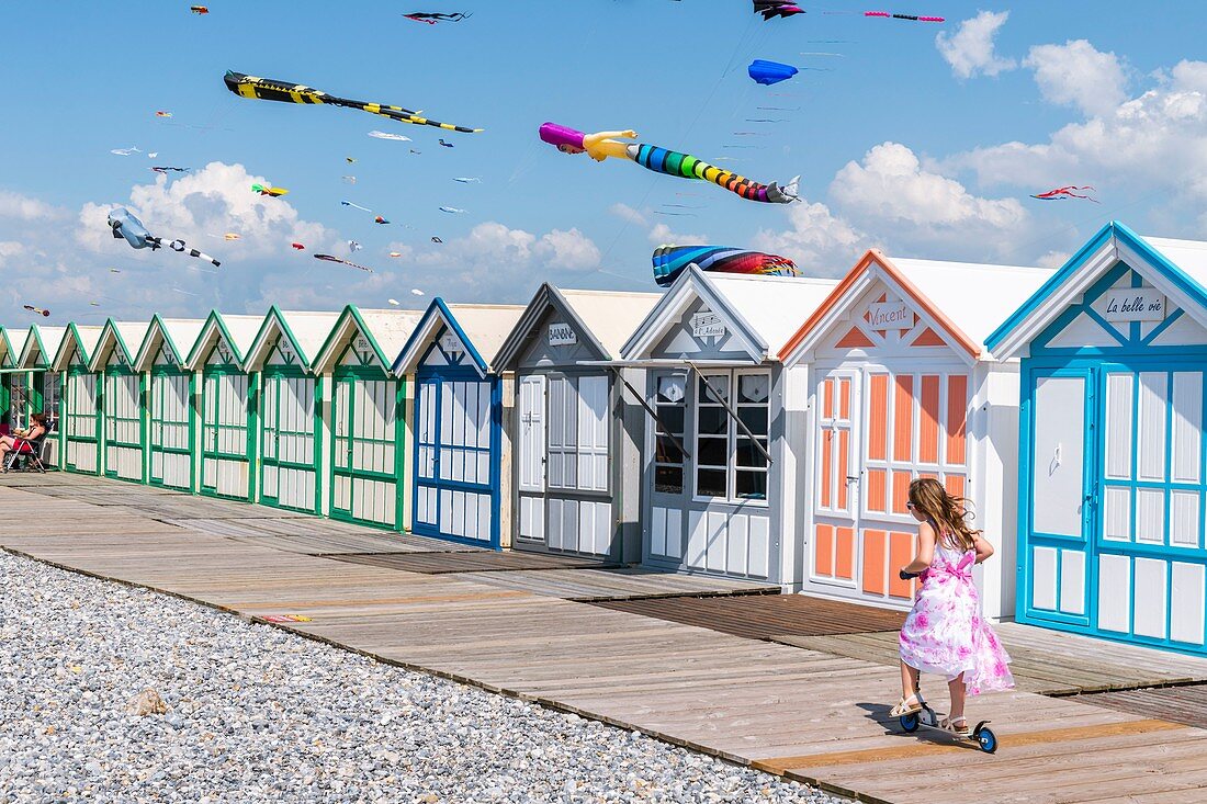 France, Somme, Cayeux sur Mer, Festival of kites on the path boards