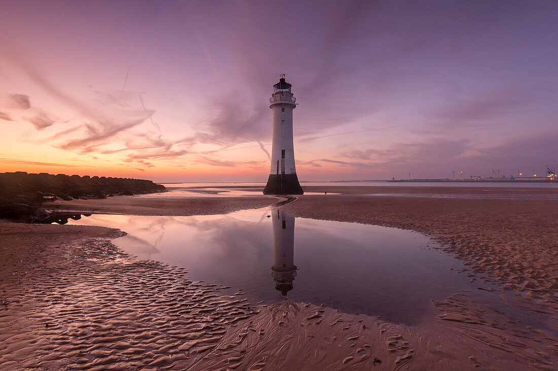Sonnenuntergang am Perch Rock Lighthouse, New Brighton, Cheshire, England, Vereinigtes Königreich, Europe