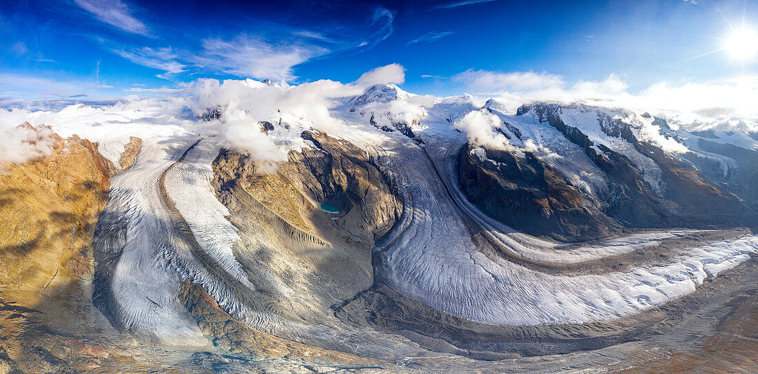 Sonniger klarer Himmel über Gornergletscher, Luftbild, Zermatt, Kanton Wallis, Schweiz, Europa