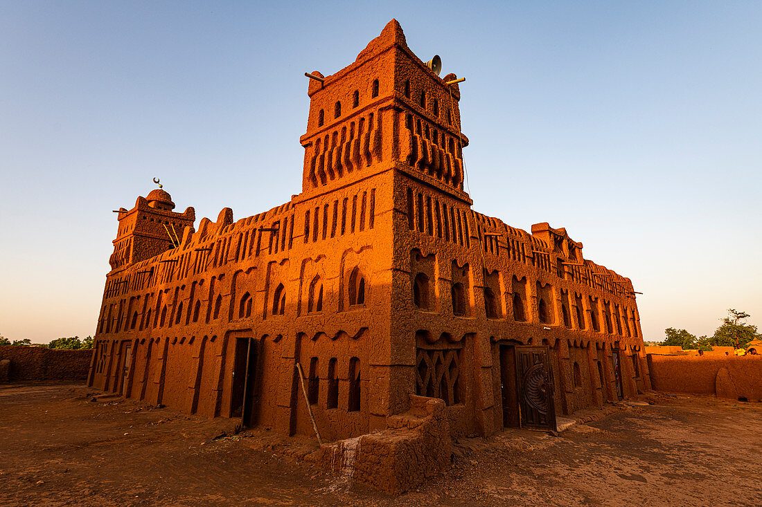 Moschee im Sudano-Sahel-Architekturstil in Yamma, Sahel, Niger, Afrika