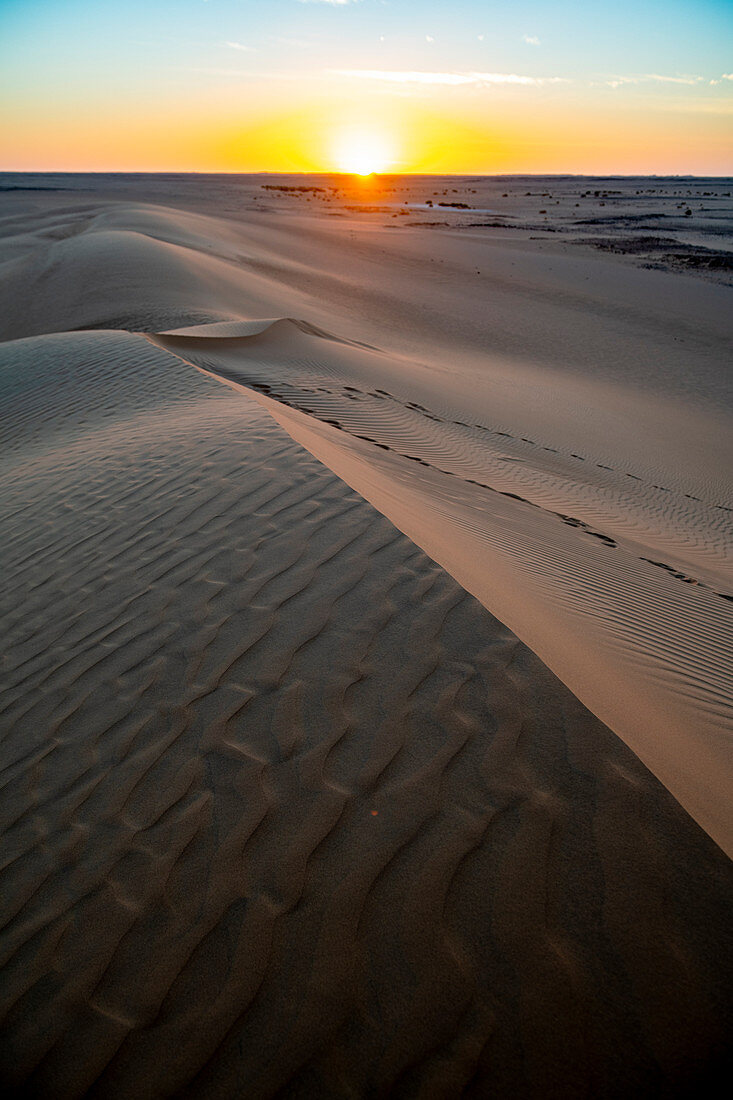 Sonnenuntergang über den Sanddünen, Djado-Hochebene, Sahara, Niger, Afrika