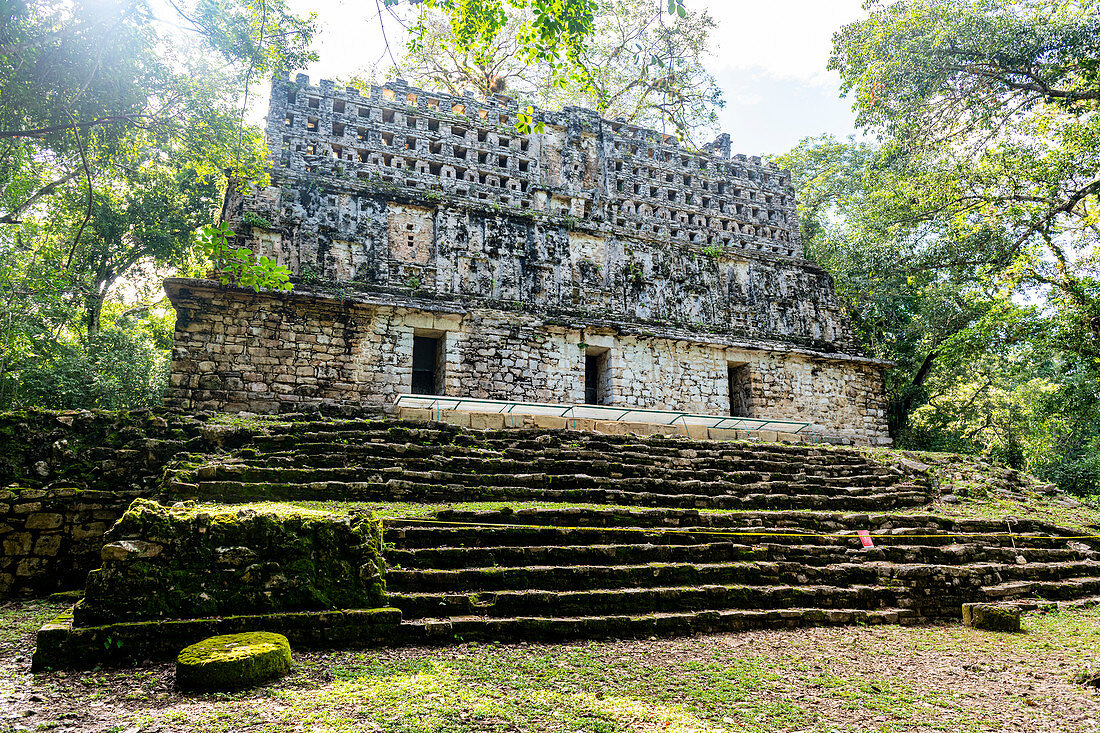 Archäologische Maya-Stätte von Yaxchilan im Dschungel von Chiapas, Mexiko, Nordamerika