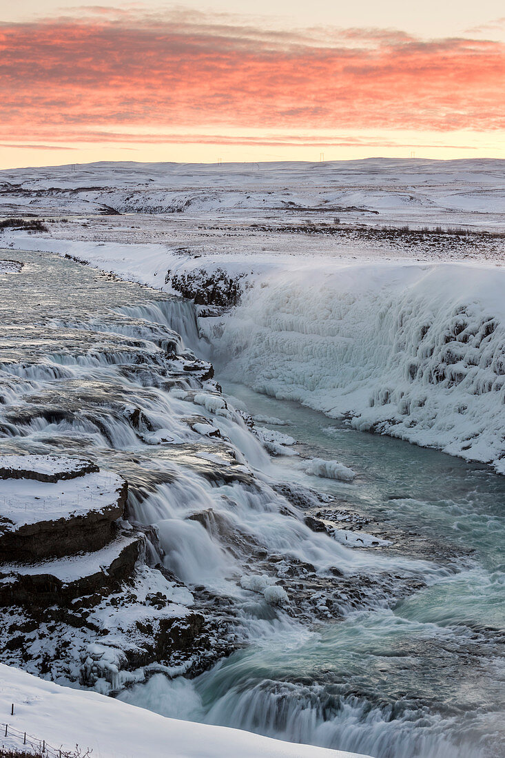 Gullfoss Wasserfall im Morgengrauen, Island, Polarregionen