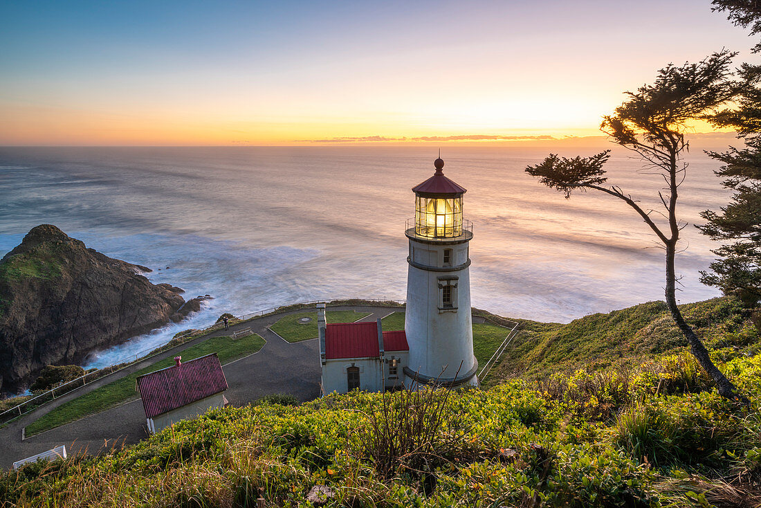 Heceta Head Lighthouse at sunset, Florence, Lane county, Oregon, United States of America, North America