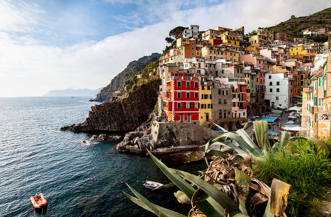 Malerisches Dorf von Riomaggiore in Cinque Terre, UNESCO-Weltkulturerbe, Provinz La Spezia, Region Ligurien, Italien, Europa