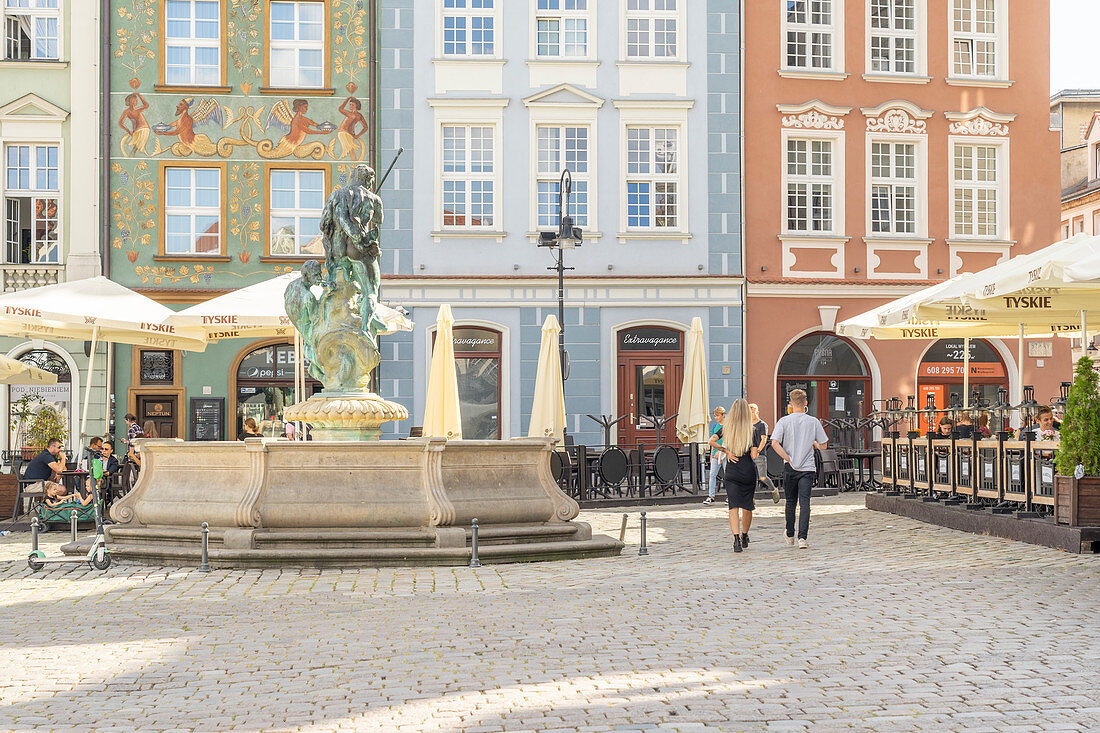 Fountain of Neptune in the Old Town Square, Poznan, Poland, Europe