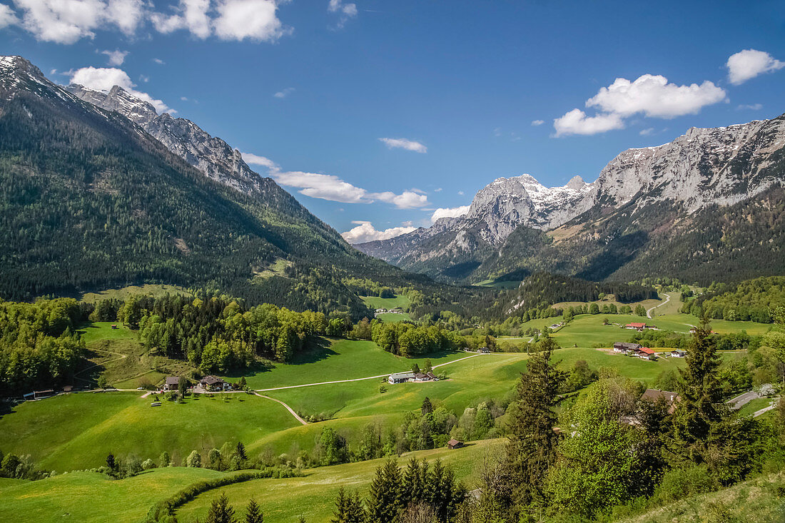 Berchtesgadener Alpen vom Soleleitungsweg bei Ramsau aus gesehen, Oberbayern, Bayern, Deutschland