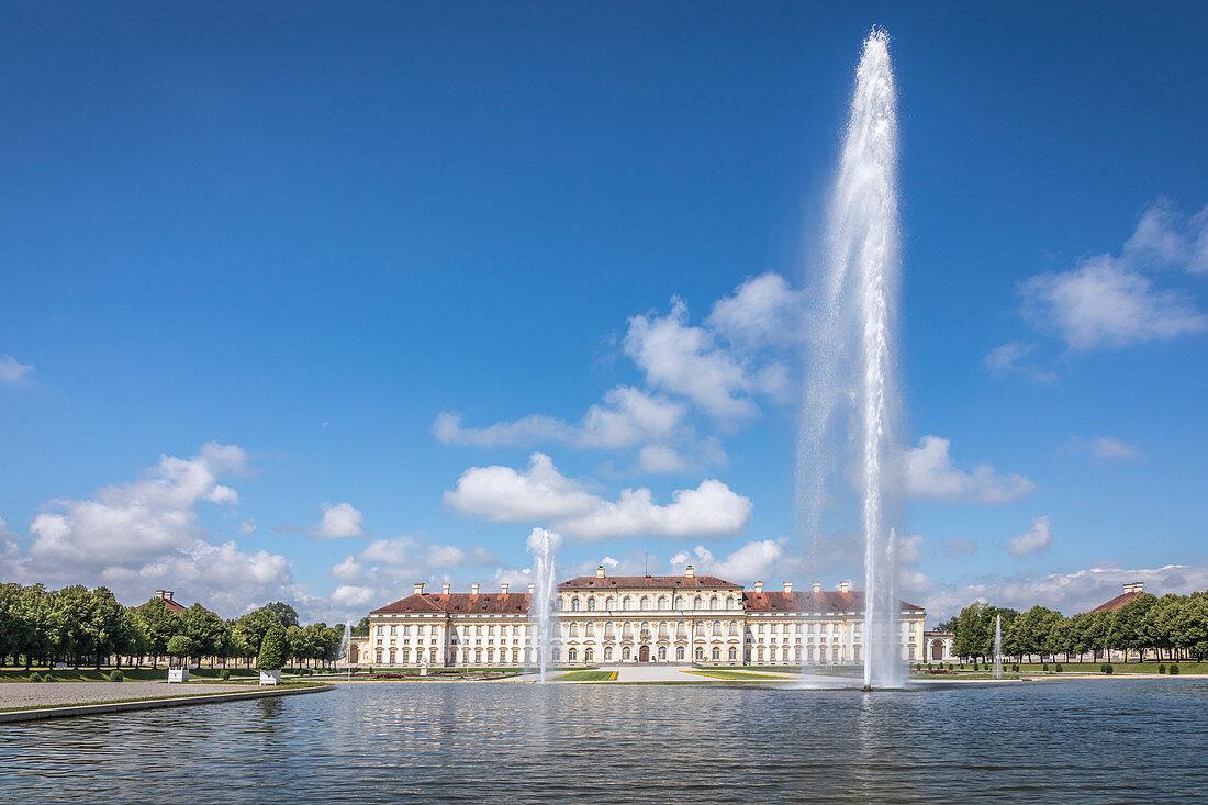 New Schleißheim Palace with a large fountain, Oberschleißheim, Upper Bavaria, Bavaria, Germany