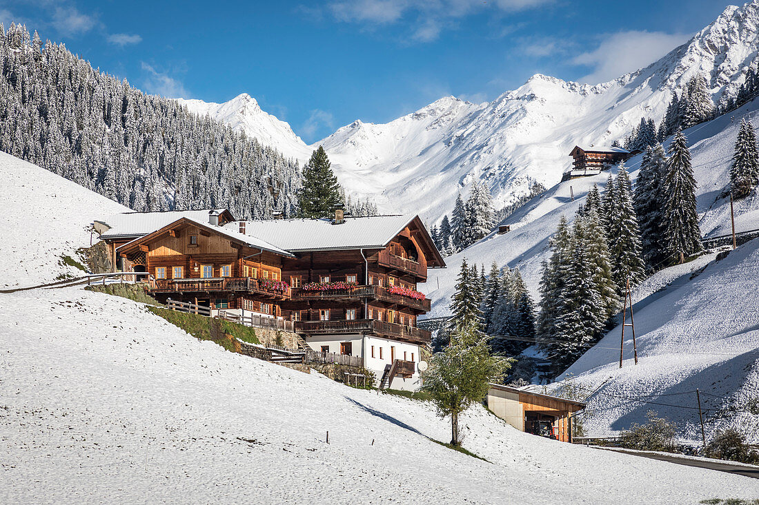 Alter Bergbauernhof im hinteren Villgratental, Osttirol, Tirol, Österreich